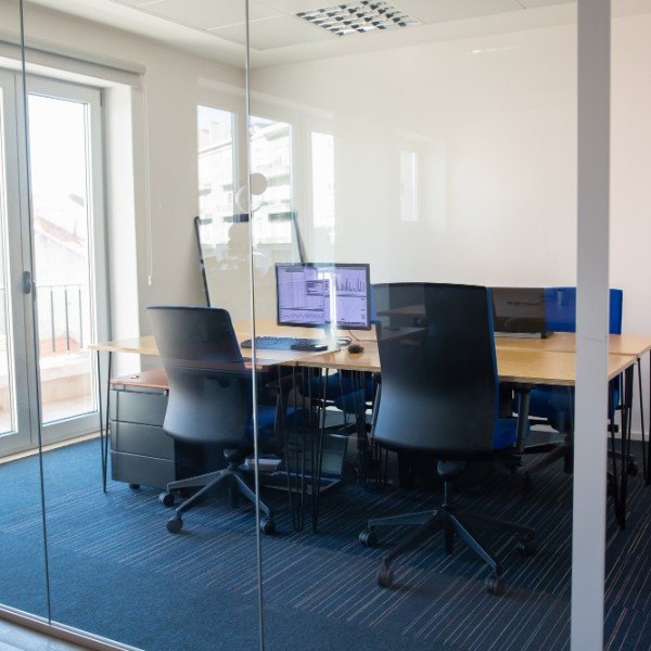 Interior Sleek Glass Partitio-3